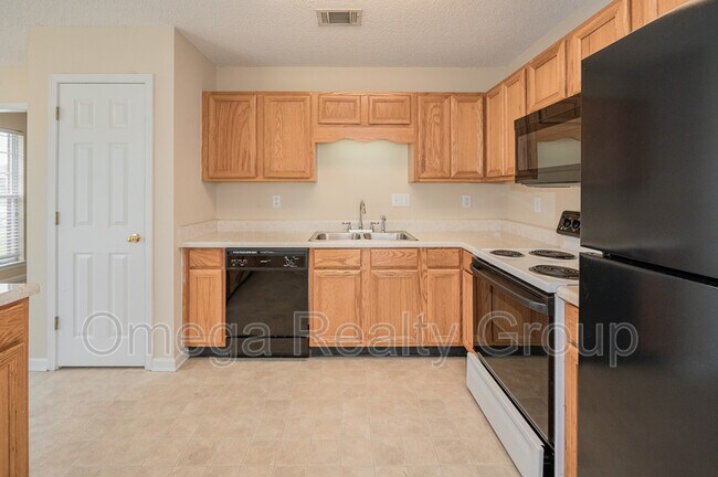 Building Photo - 6000 Aldersbrook Ct