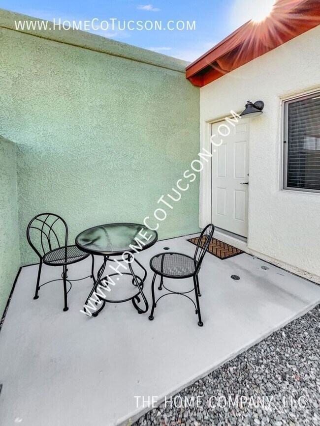 Building Photo - 5661 N Vista Karina Mia