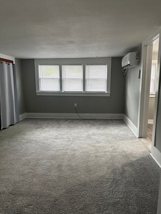 Building Photo - Nice Single Family Home In Lawrence