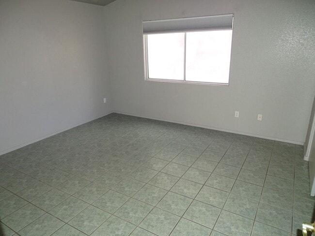 Building Photo - 3 Bedroom Single Story Northwest Vegas Home