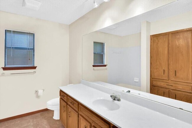 Building Photo - 2015 Mistywood Dr