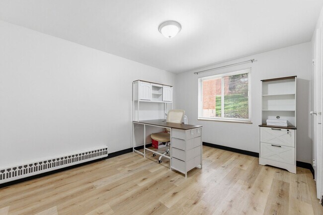 Building Photo - 298 Lumar Dr