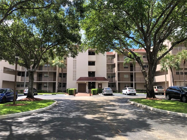 Building Photo - 1831 Sabal Palm Dr