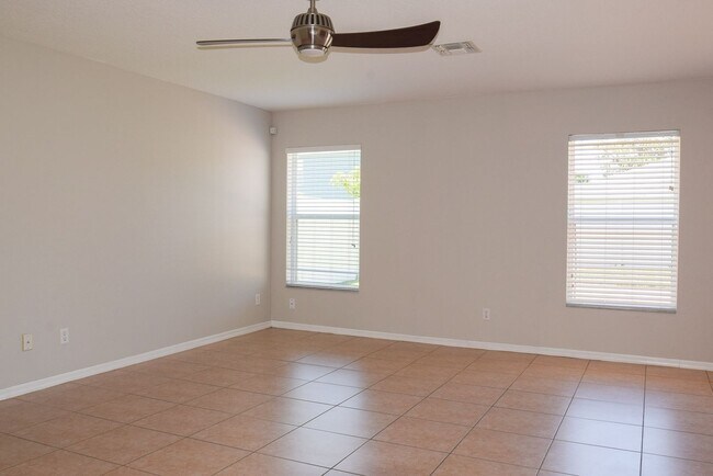 Building Photo - Comfortable 4/2.5 Home at Waterford Trails...