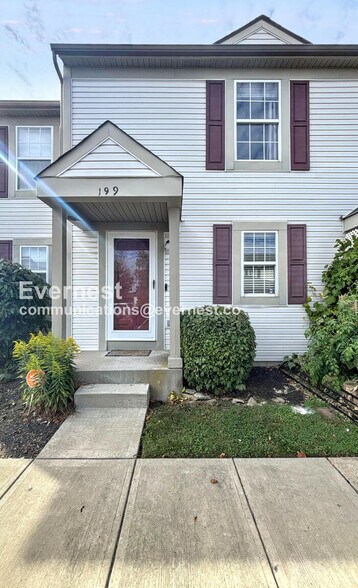 Primary Photo - 199 Macandrews Way