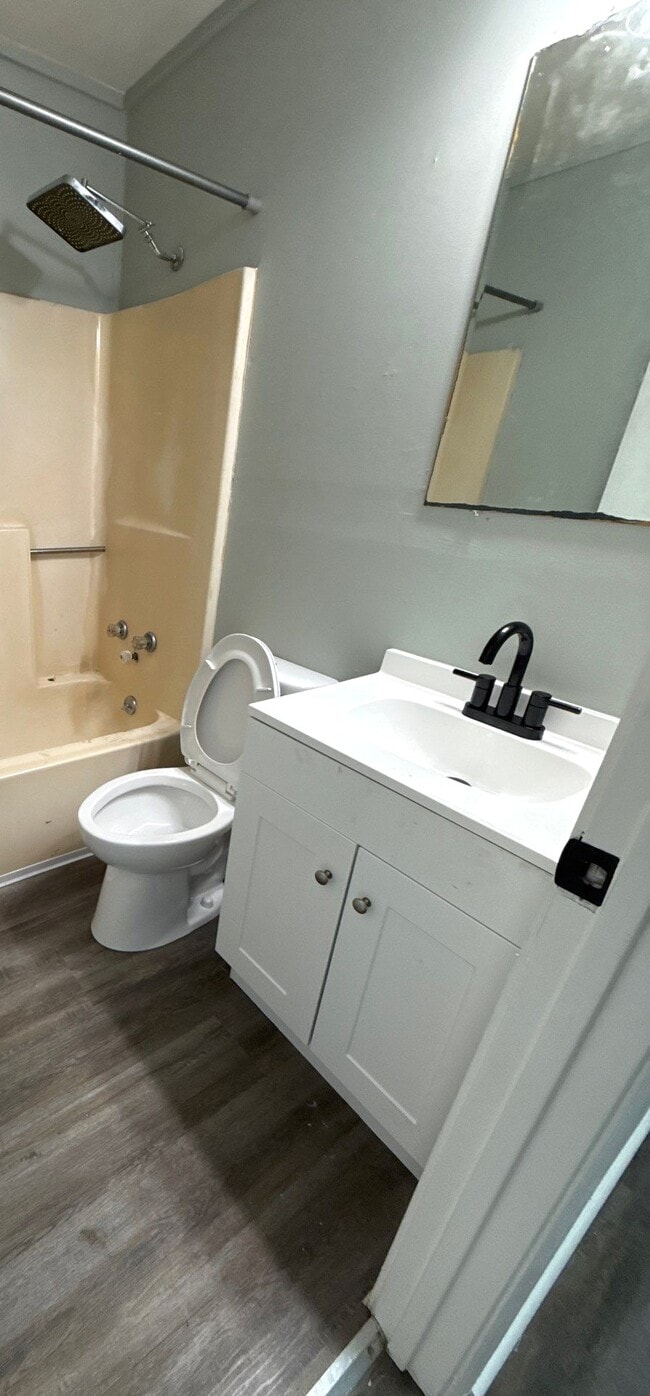 Building Photo - 102 Honeysuckle St