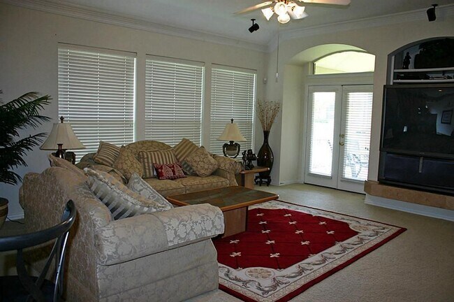 Building Photo - 10135 Lazy Lagoon