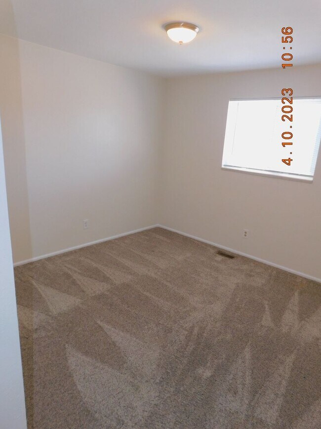 Building Photo - Welcome Home! Beautiful house in Littleton!