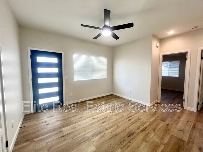 Building Photo - 3315 Clairemont Mesa Blvd