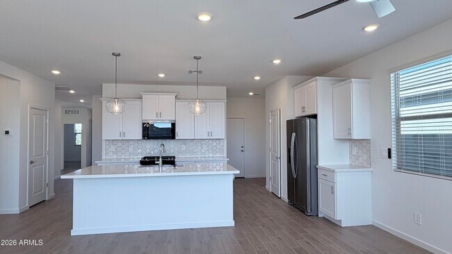 Building Photo - 15809 W Gray Fox Trl