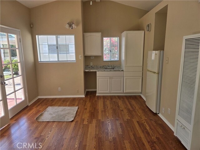Building Photo - 15219 Wyandotte St