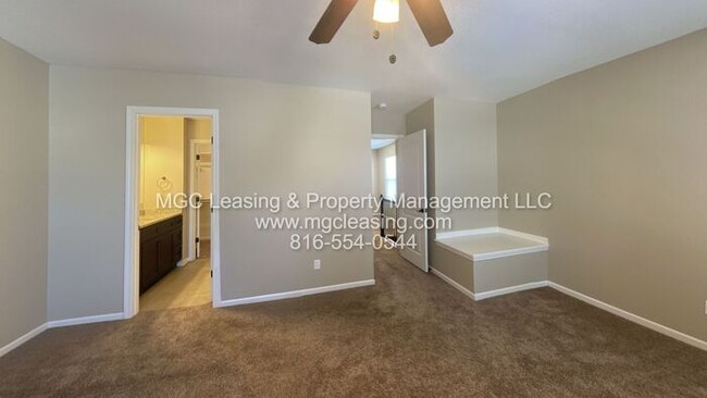 Building Photo - 2 Bedroom at Beautiful Serrano Townhomes i...