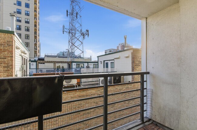 Building Photo - 1440 S Michigan Ave