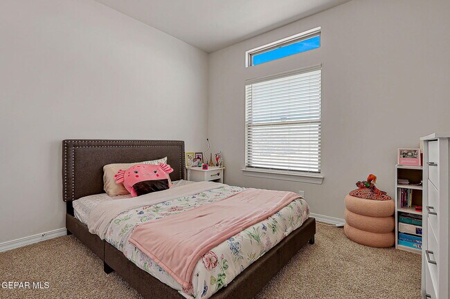 Building Photo - 532 Oakmont