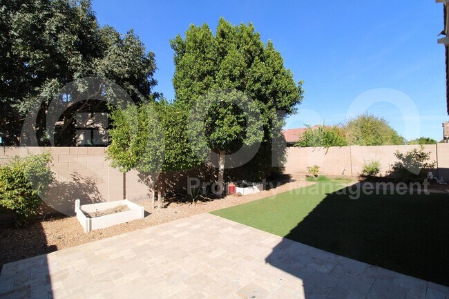 Building Photo - 3270 S Santa Rita Way