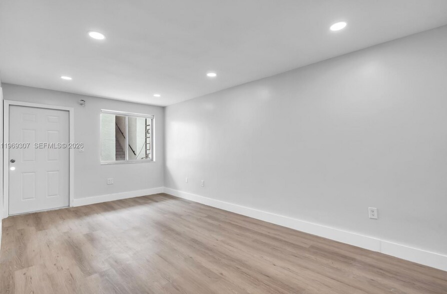 Building Photo - 560 NE 63rd St