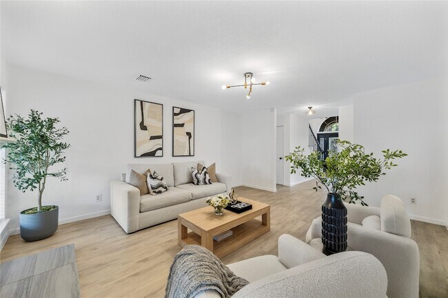 Building Photo - 10310 Minturn Ln