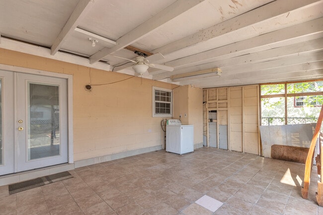 Building Photo - 5935 Highfield St