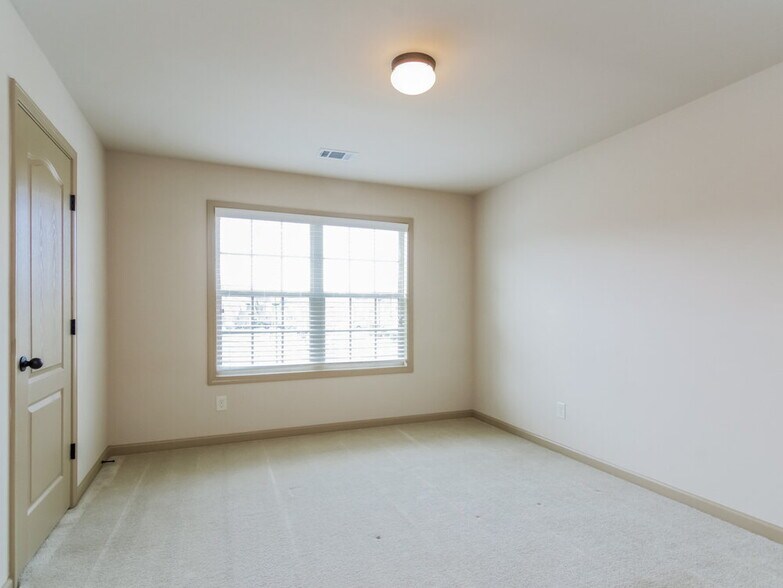 Building Photo - 3258 Sag Harbor Ct NE