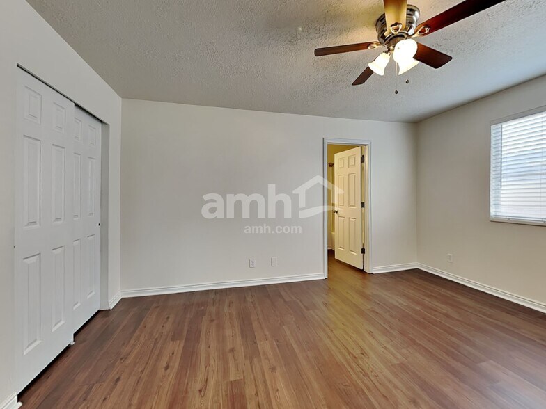 Building Photo - 5697 S Stone Flower Way