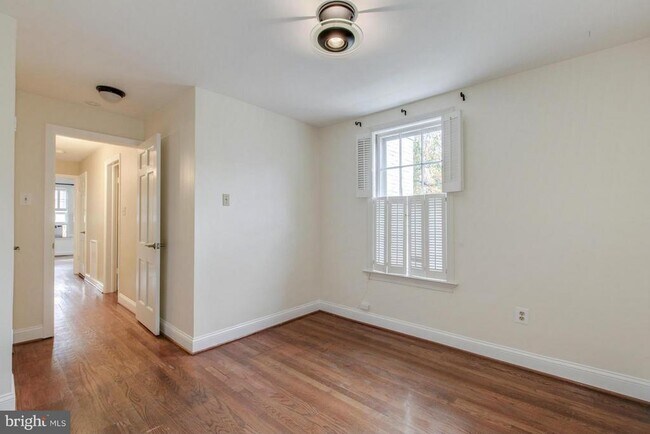 Building Photo - 1401 35th St NW