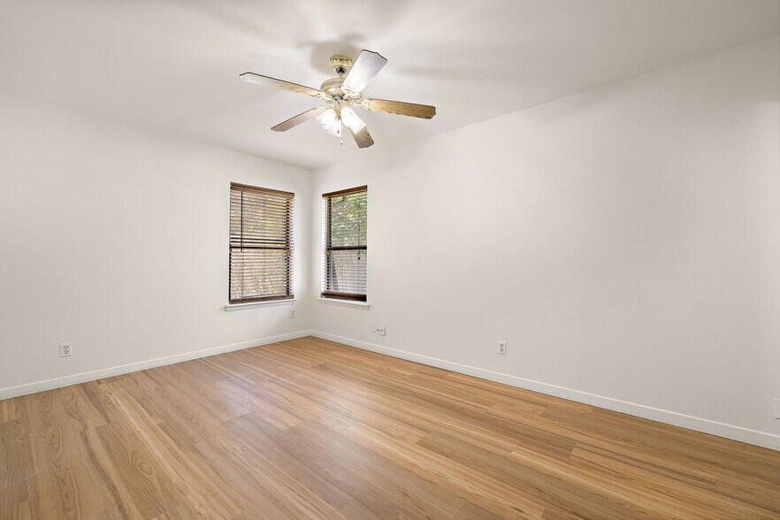 Building Photo - 403 Flournoy Dr