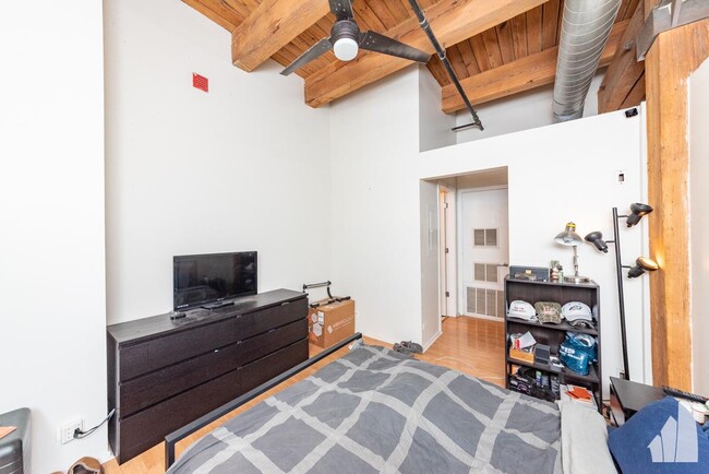 Building Photo - 1 bedroom in Chicago IL 60661