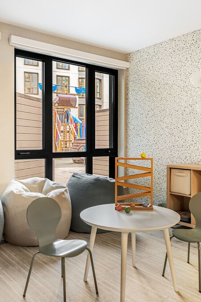 Building Photo - 2971 Shell Rd