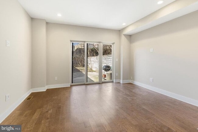 Building Photo - 1250 N 25th St
