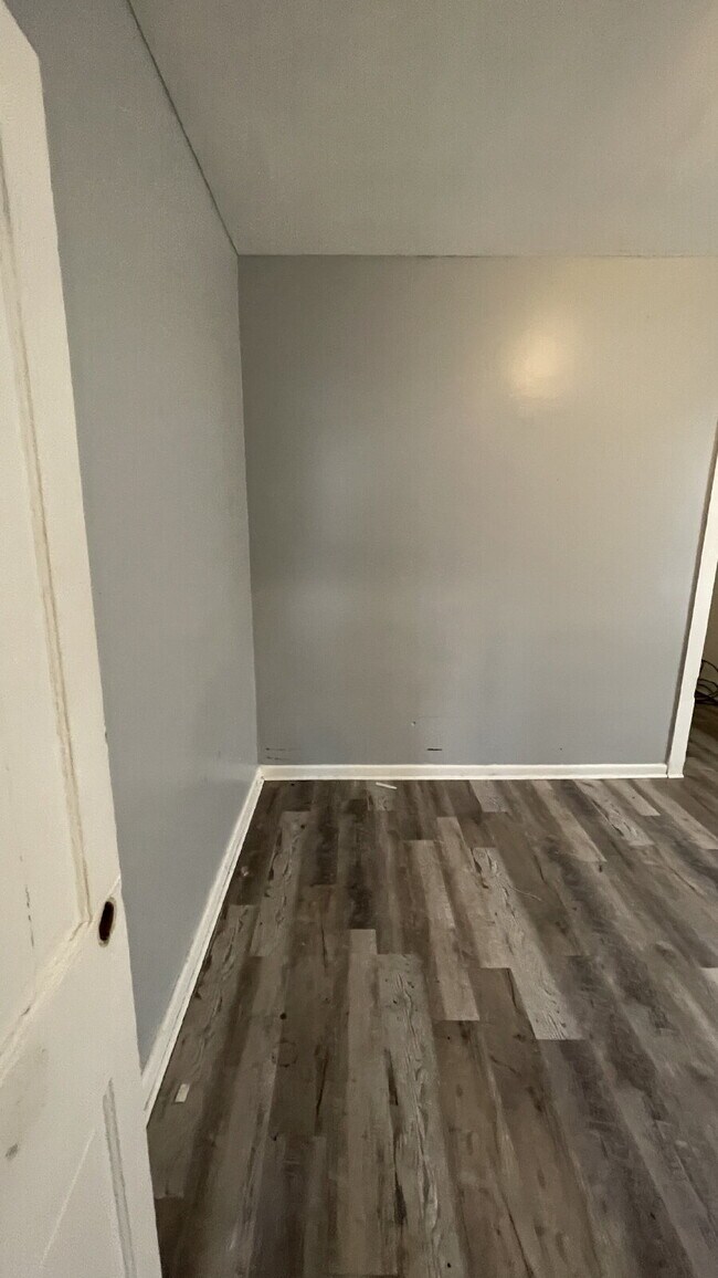 Building Photo - Cozy 1-Bedroom in Sharon – Walkable Location, Pets Welcome!