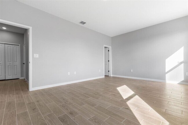 Building Photo - 23 Weymouth Ln