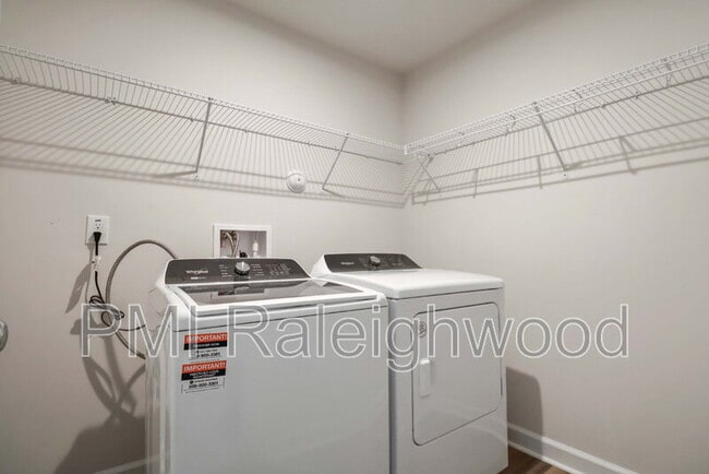 Building Photo - 521 Brittany Ct