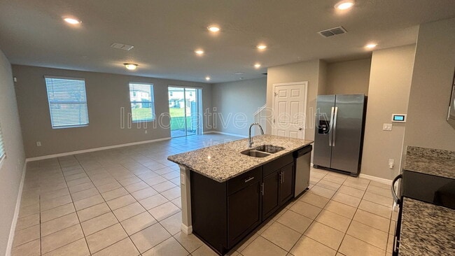 Building Photo - 1061 Desert Candle Dr