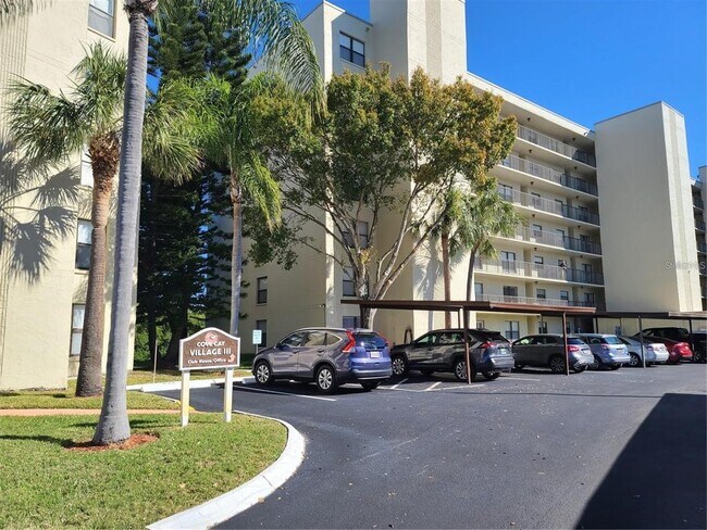Building Photo - 900 Cove Cay Dr