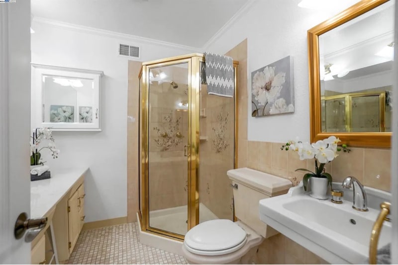 Building Photo - 363 Oleander Ave