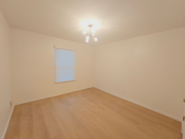 Building Photo - ? Stunning 3 Bedroom, 2 Bathroom Home! ?