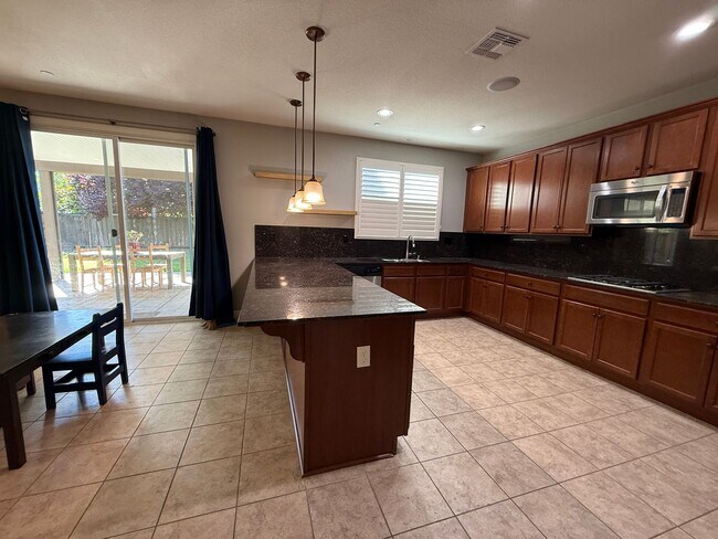 Building Photo - Four Bedroom West Roseville Home