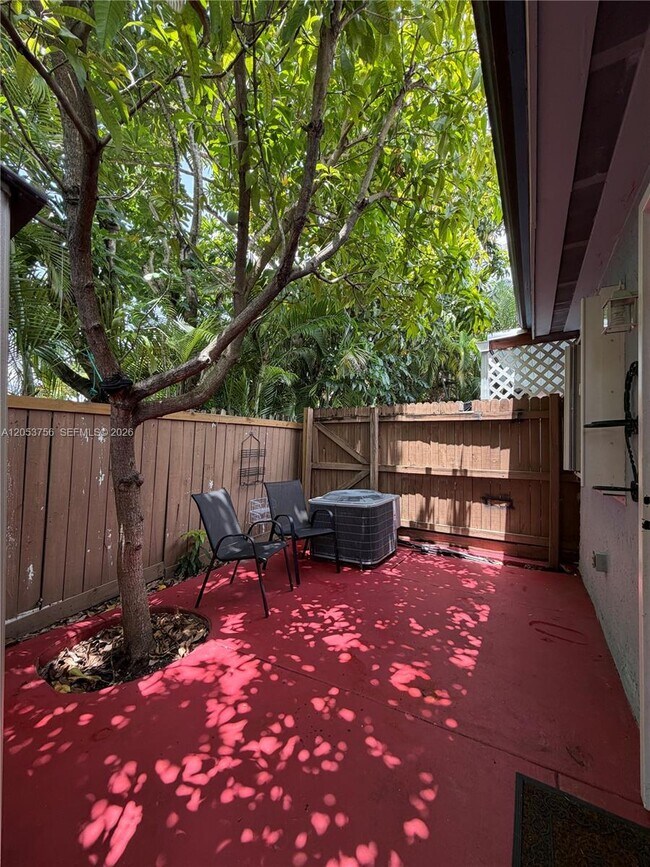 Building Photo - 3832 SW 107th Ave