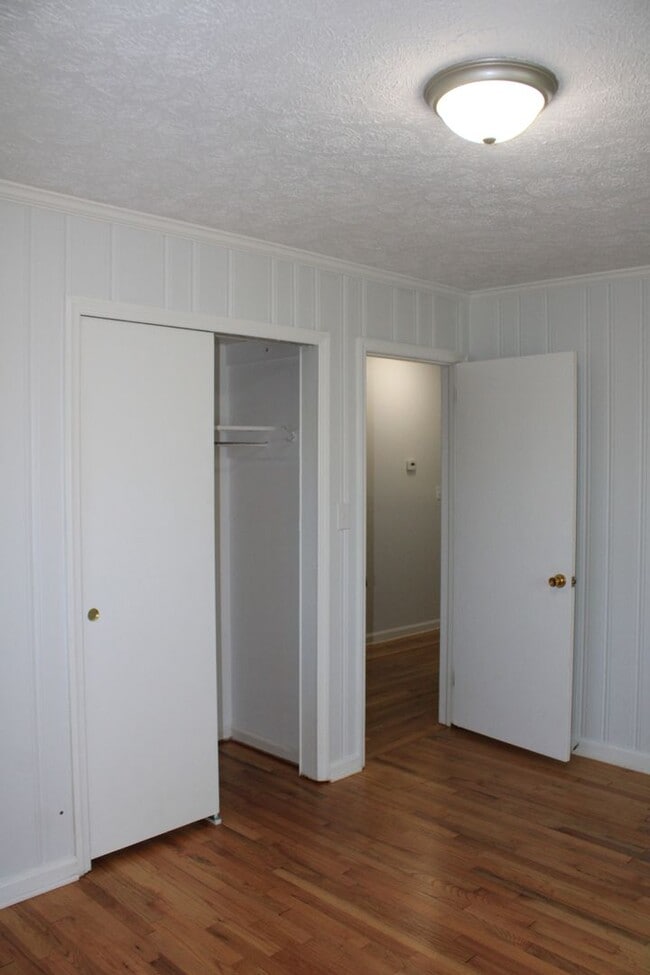 Building Photo - 3 Bedroom 2 bath W/ Bonus In Hammond Hills