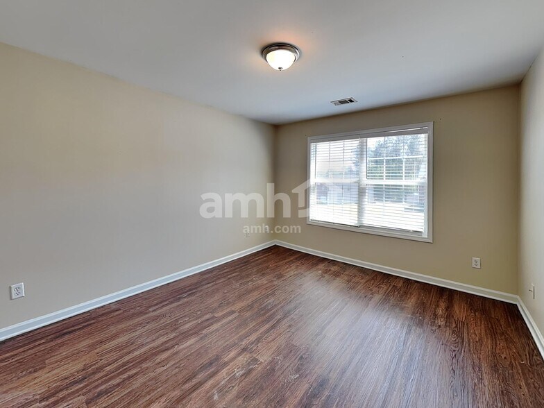 Building Photo - 5232 Lexmark Cir SW