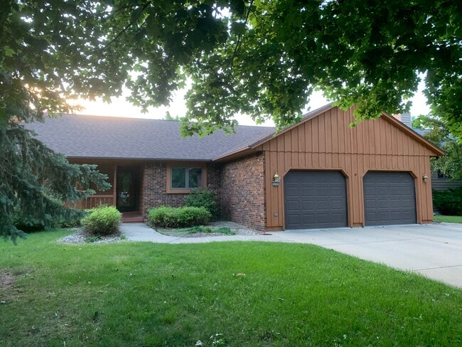 Primary Photo - 3104 E Marson Dr