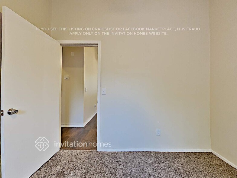 Building Photo - 3214 Cliffview Dr