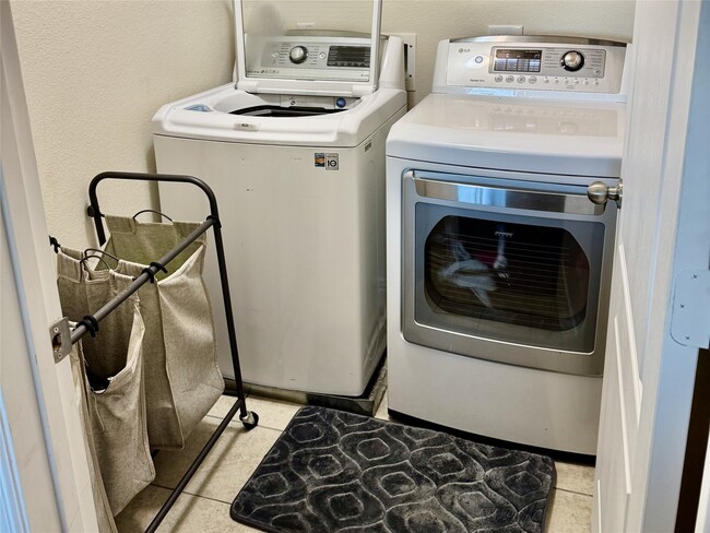 Building Photo - 12615 Barclay Ter Dr