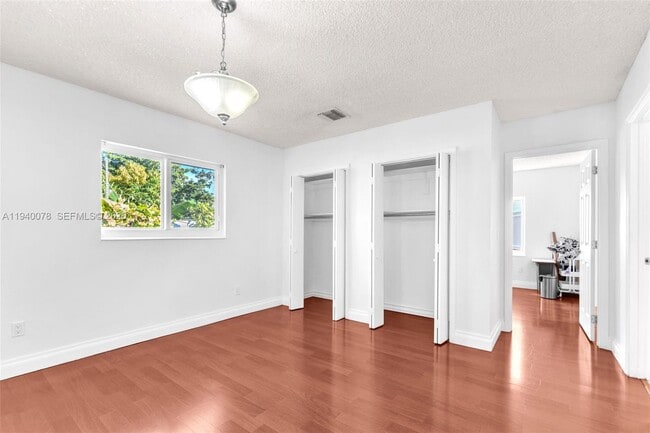 Building Photo - 10295 SW 34th St