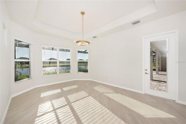 Building Photo - 12655 Wellen Golf St