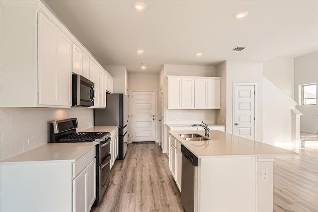 Building Photo - 7601 Frida Bend