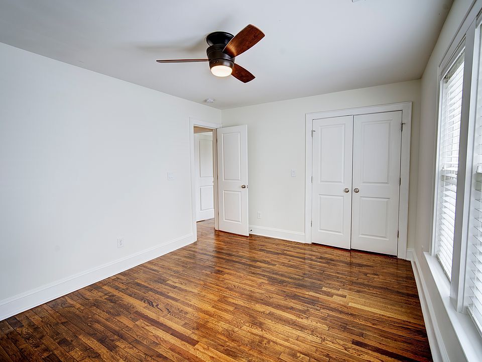 Building Photo - 142 Seldon Dr