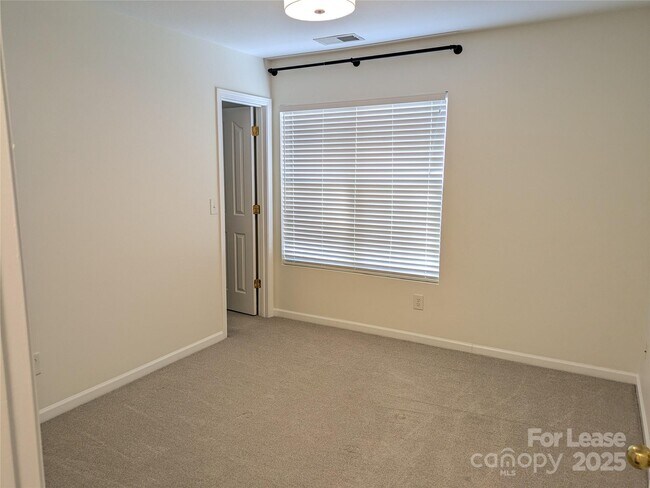 Building Photo - 134 Nevis Ln