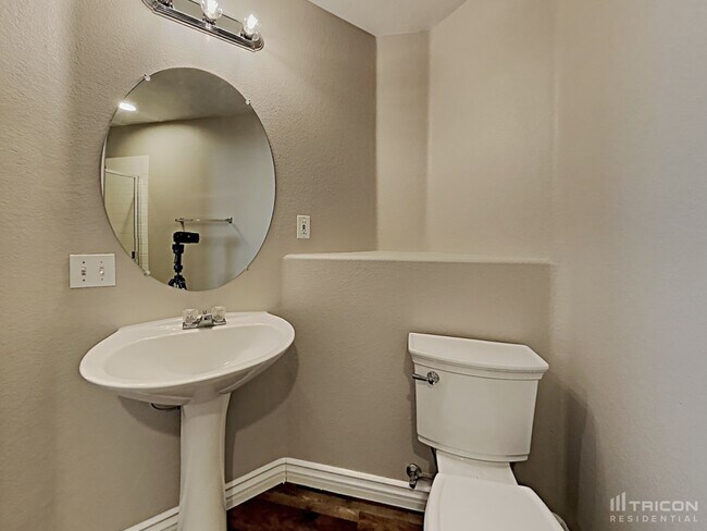 Building Photo - 6754 Cinnabar Coast Ln