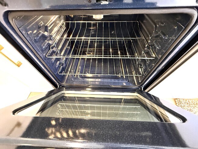 Building Photo - 8507 Croydon Ave